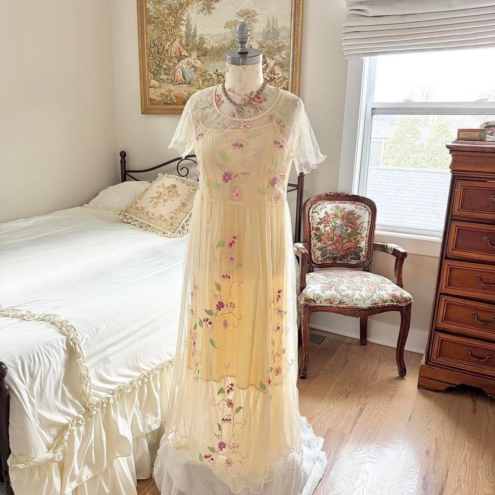 yellow floral embroidered dress 90s april cornell yellow embroidered gown set - Picture 2 of 6